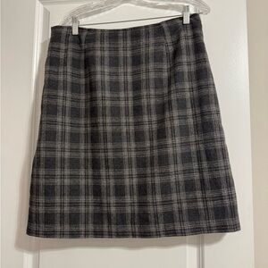 Old Navy Women's Plaid A-Line Skirt - Black and Gray Size 12
